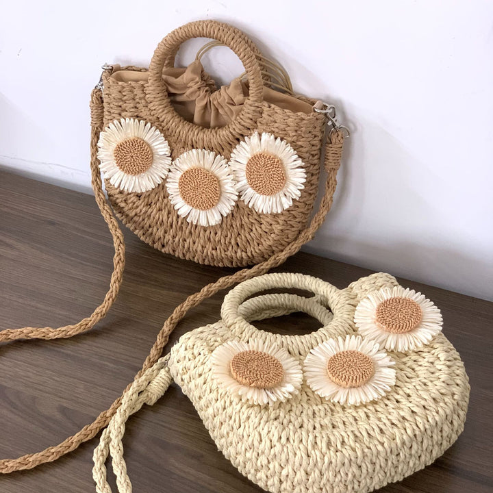 Handbag made of natural material with floral accents Bowlift