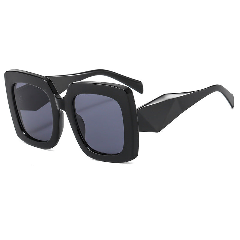Women's oversized sunglasses in striking square design Bowlift