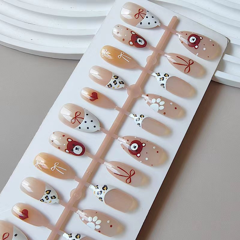 Artificial nails with animal and flower motifs Bowlift