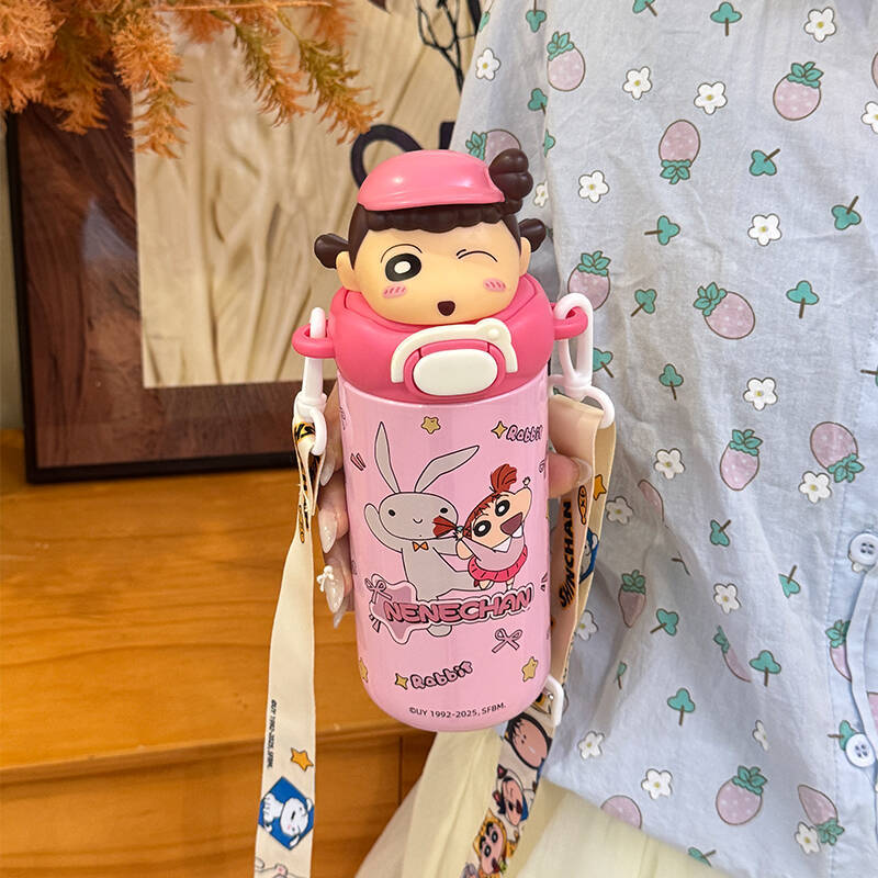 Women’s water bottle with interactive animal lid Bowlift