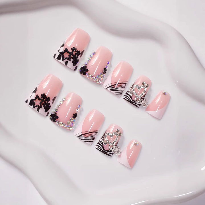 Glamorous 3D Rhinestone Nail Art Extensions Bowlift