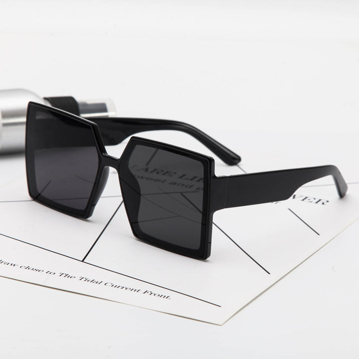 Women's Fashionable oversized sunglasses in modern hexagon design Bowlift
