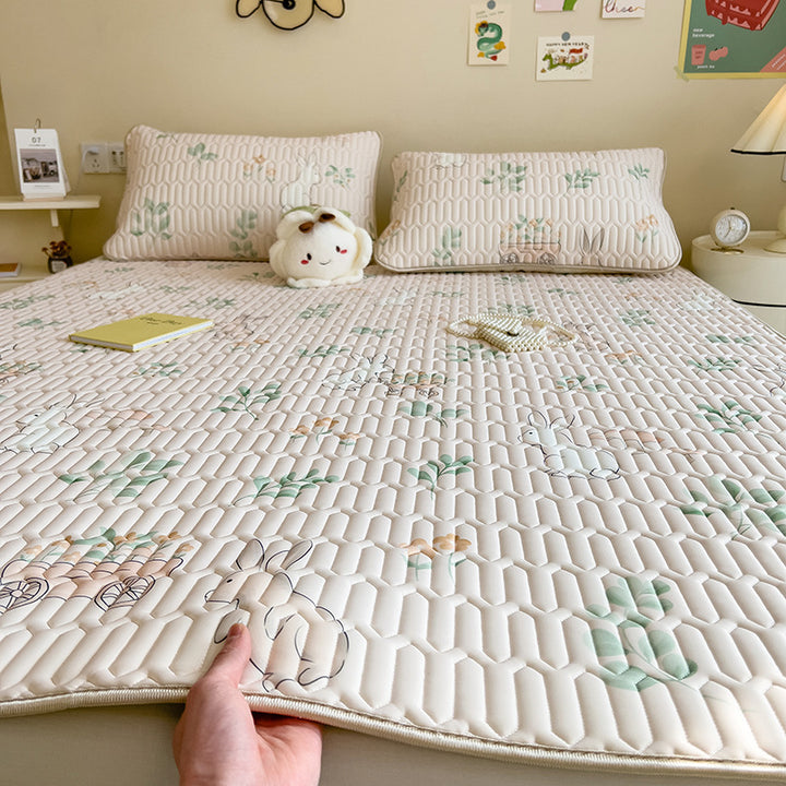 Playful Rabbit-Themed Quilted Bedspread Set