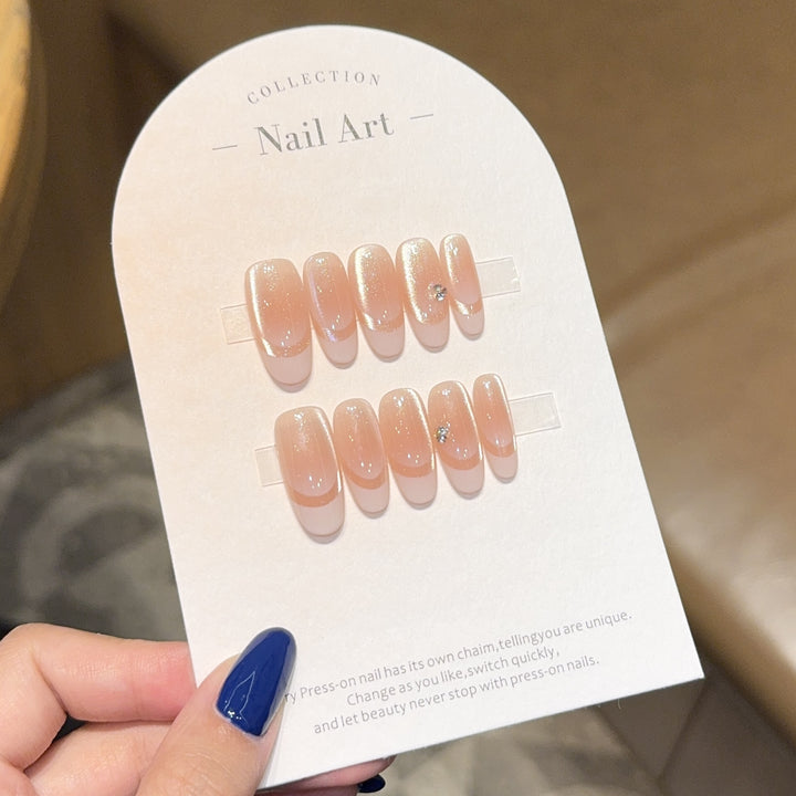 Artificial nails with glitter accents Bowlift