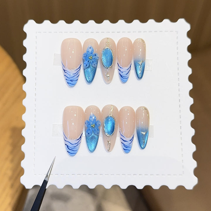Artificial nails with exquisite flower and glitter patterns Bowlift