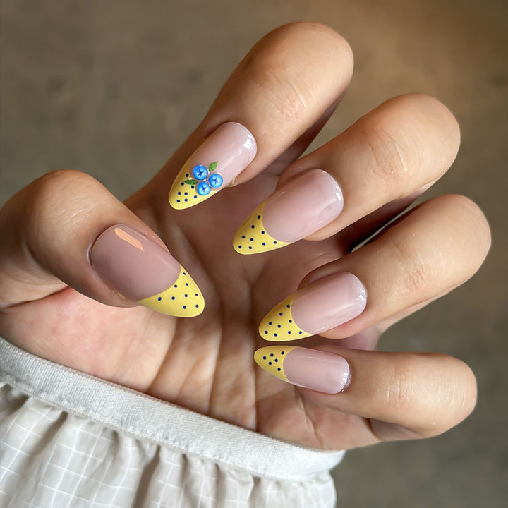 Decorative Press-On Nail Art Set Bowlift