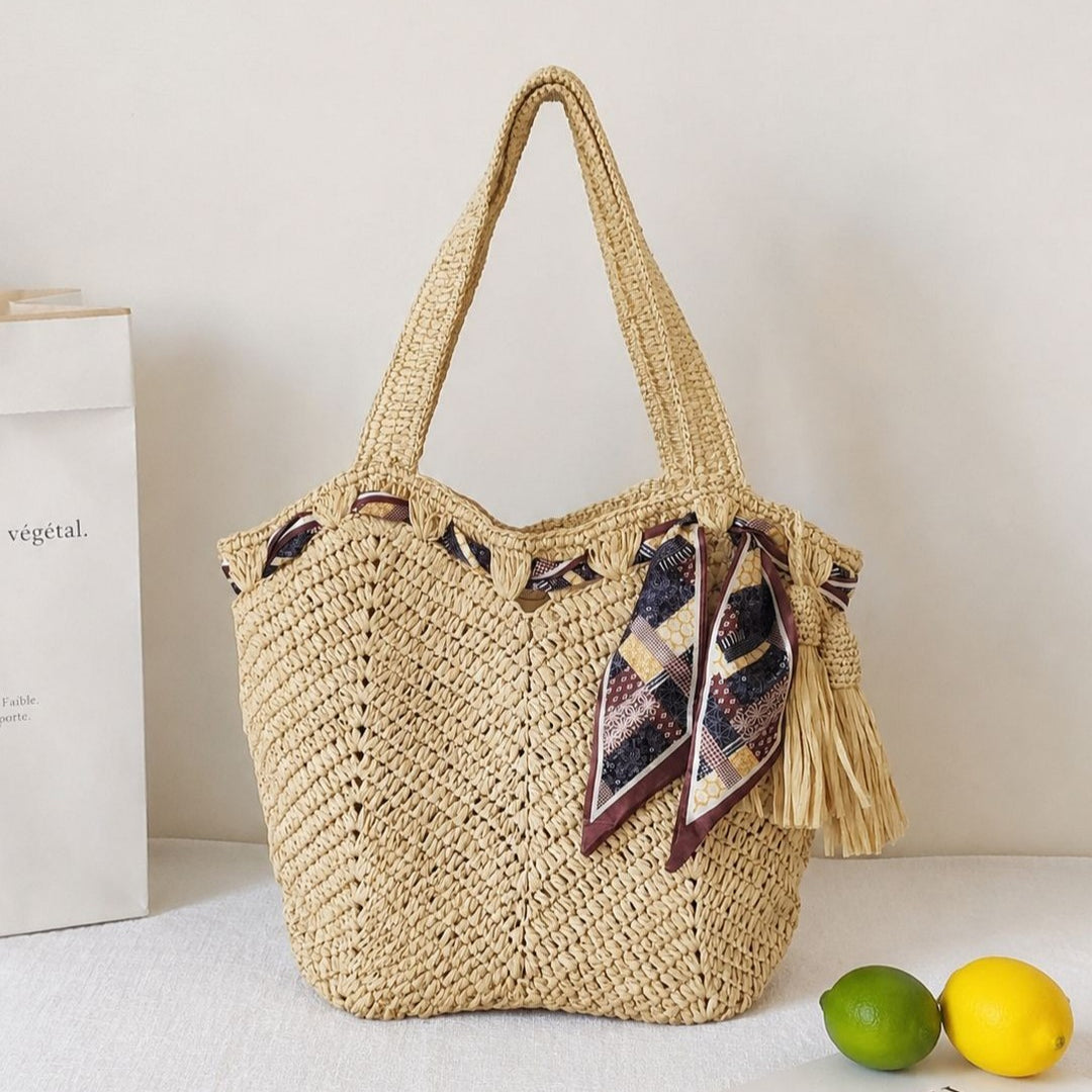 Handmade beach bag with playful pleat and tassels Bowlift
