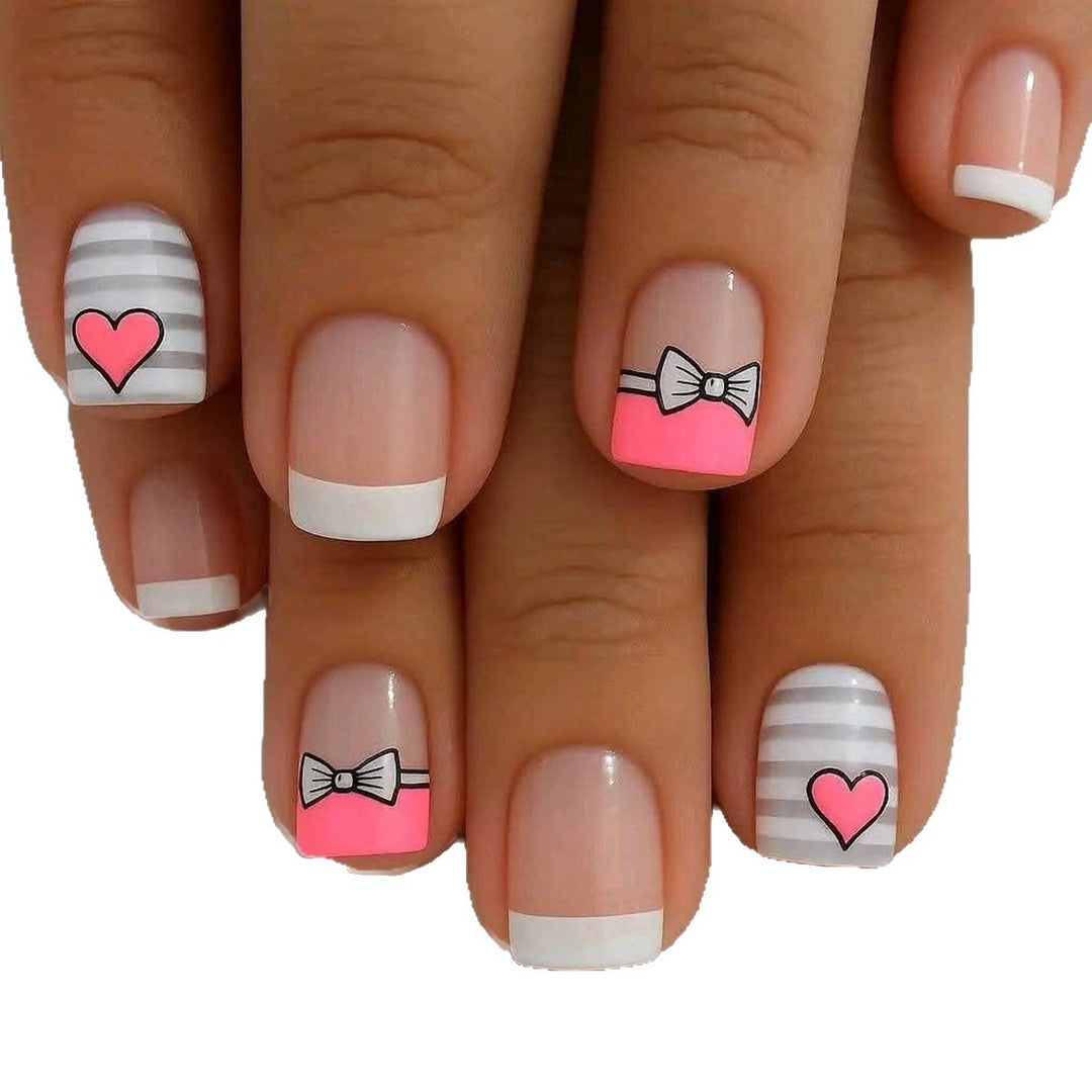 Artificial nails with playful heart and bow pattern Bowlift