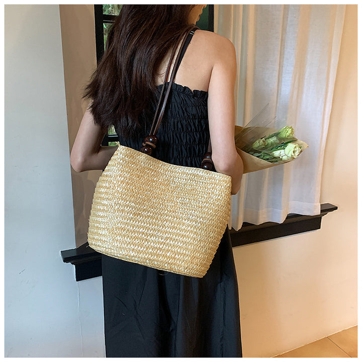 Elegant Beach Bag Made from Handcrafted Natural Material Bowlift