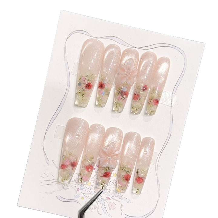 Artificial nail tips with floral details Bowlift