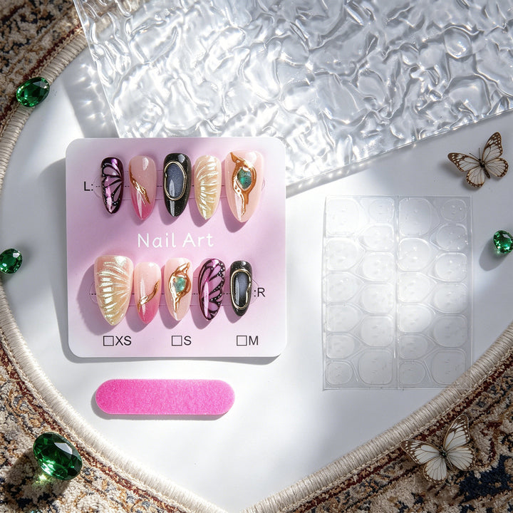Glamorous artificial nails set with delicate designs Bowlift