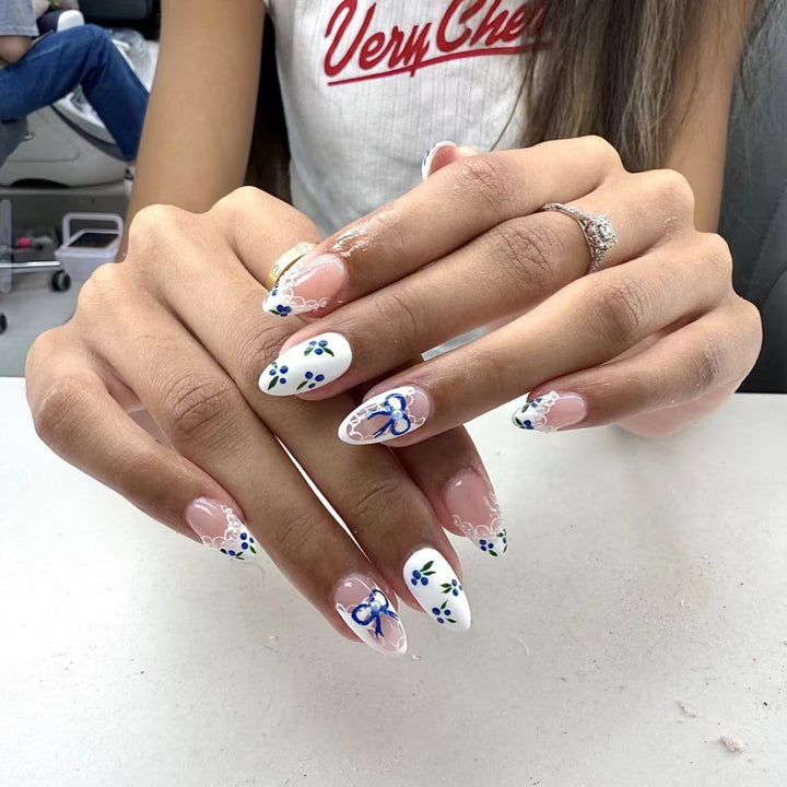 Artistic Floral-Themed Press-On Nails Bowlift