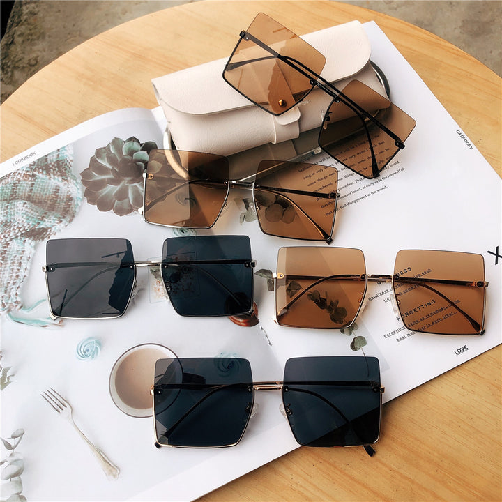 Fashionable Oversized Square Sunglasses Bowlift