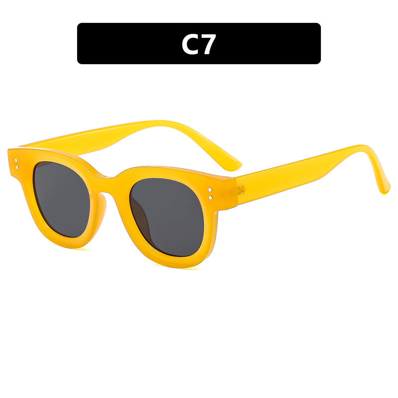 Ladies stylish sunglasses with distinctive design and polarized lenses Bowlift