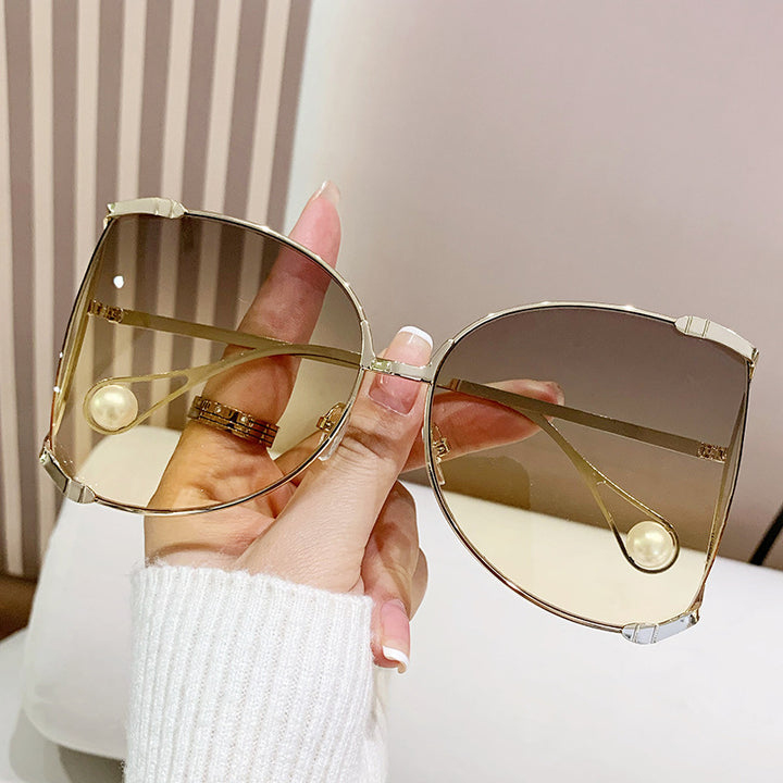 Ladies fashionable glasses with elegant pearl decor Bowlift