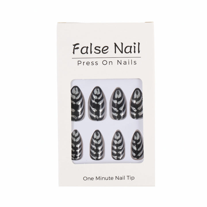 Stylish striped pattern artificial nails Bowlift