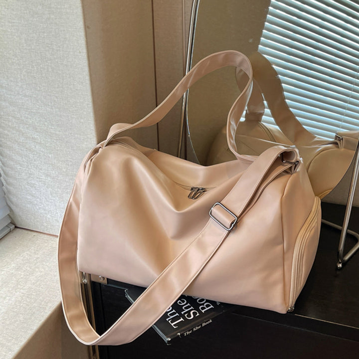 Elegant and Functional Travel Bag Bowlift