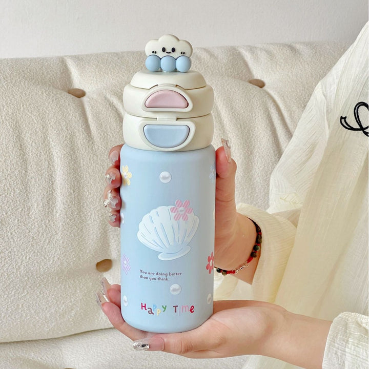 Women's water bottle with innovative lid Bowlift