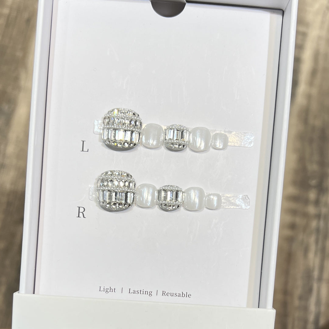 Decorative Crystal-Embellished Hair Clip Set Bowlift