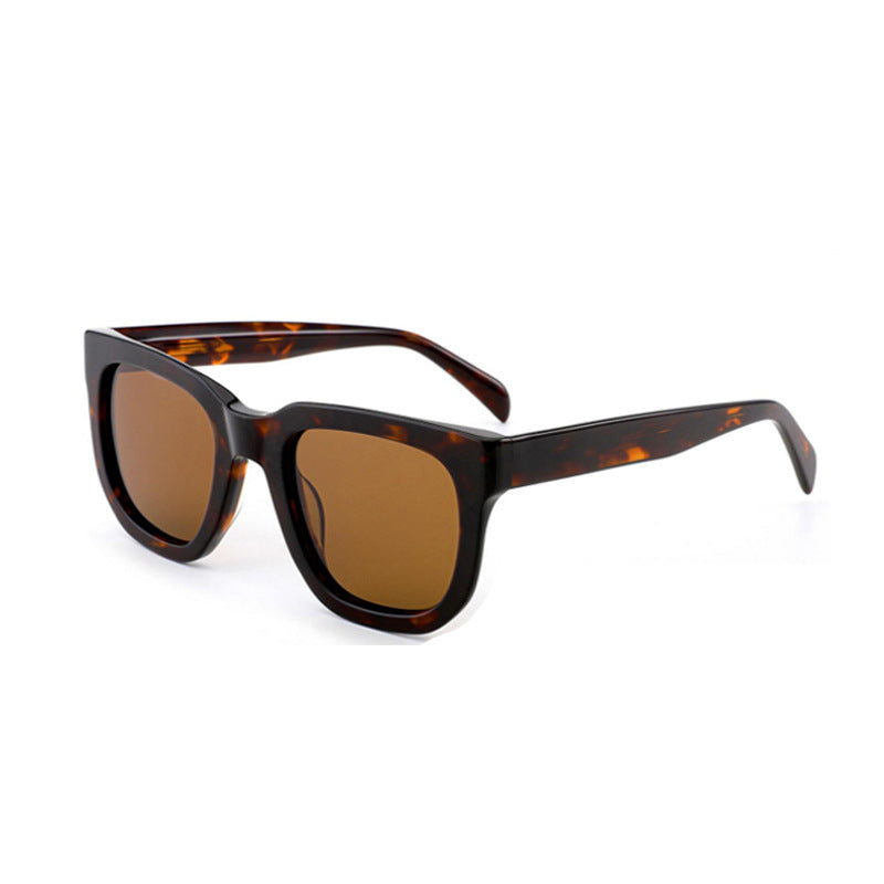 Ladies' fashionable sunglasses with a sturdy plastic frame and brown lenses Bowlift