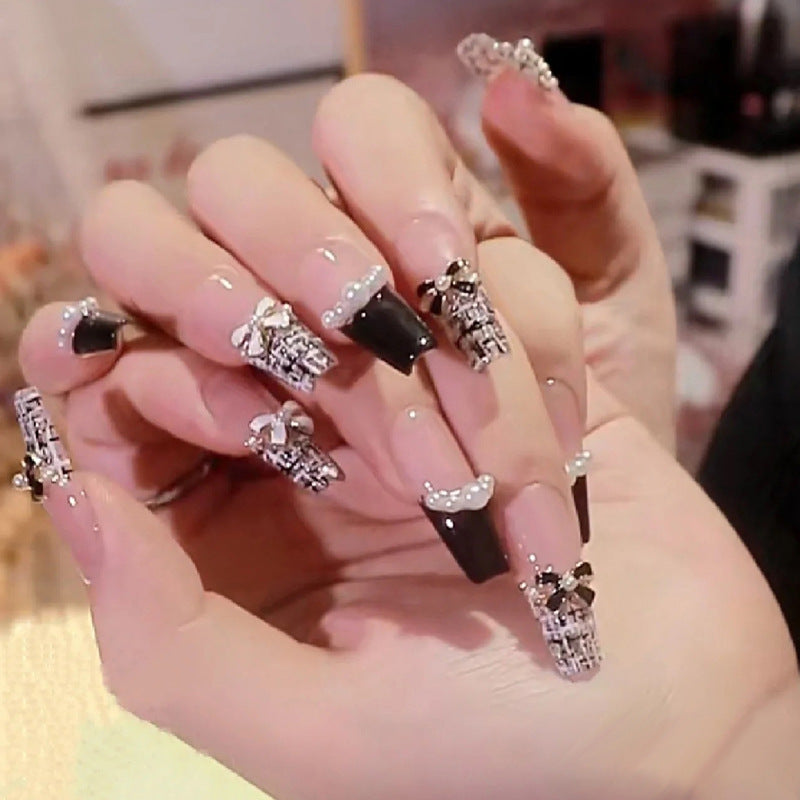Press-On Nail Design Set with Artistic Holographic Elements Bowlift