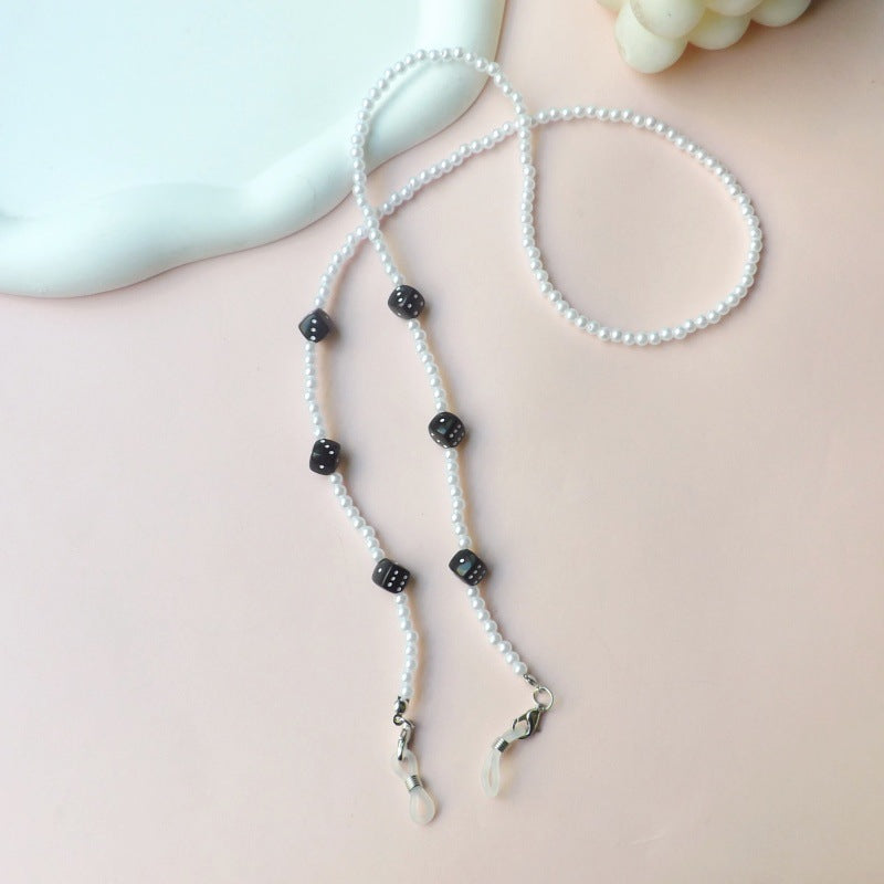 Elegant pearl glasses chain Bowlift