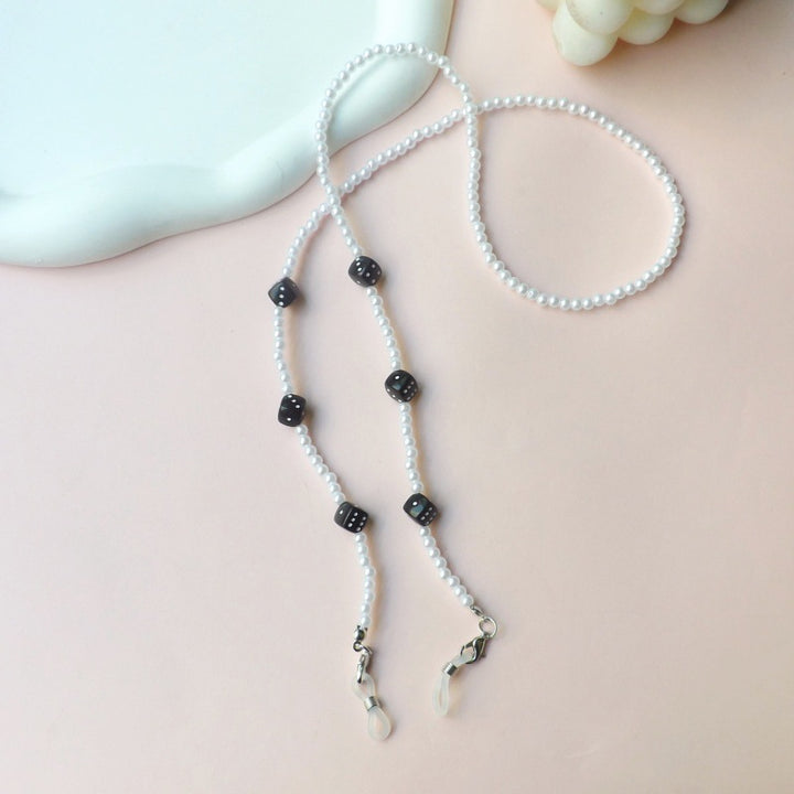 Elegant pearl glasses chain Bowlift