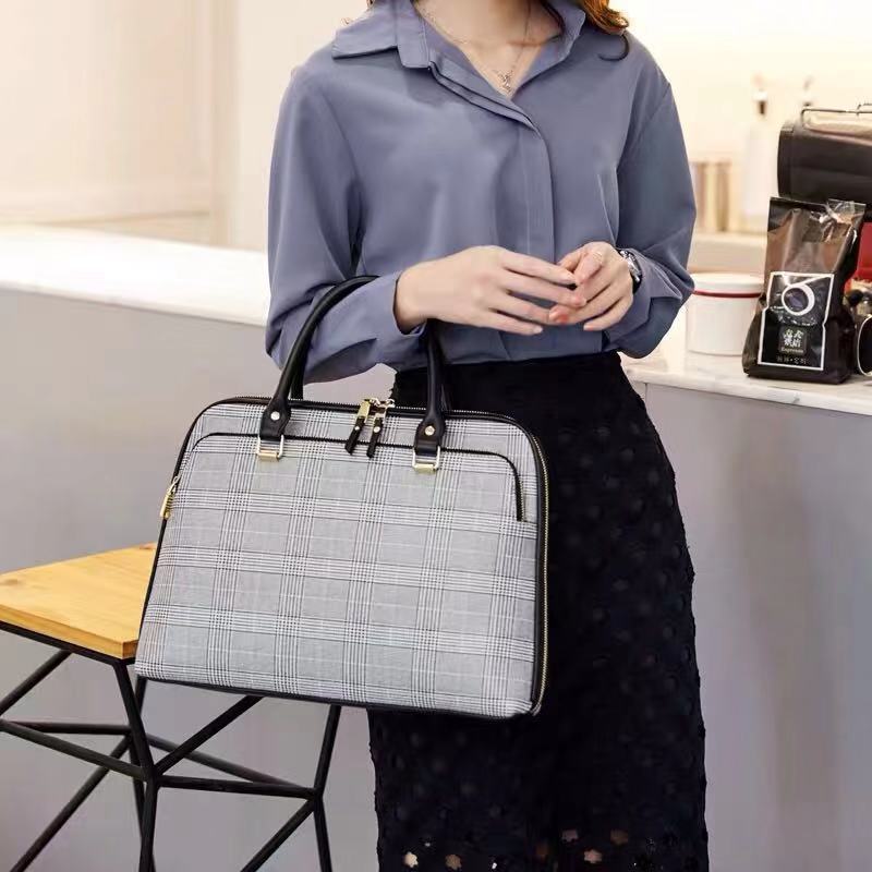 Elegant and Stylish Briefcase Bowlift