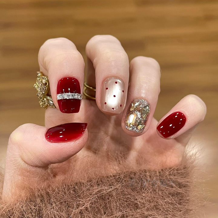 Glamorous artificial nails with sparkling rhinestones Bowlift