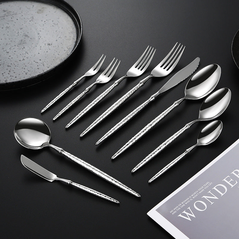 Elegant soup spoon with structured handle Bowlift