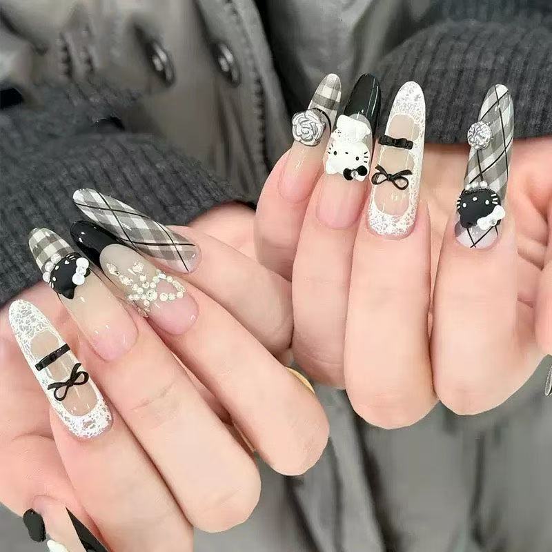Decorative Character Press-On Nail Set Bowlift