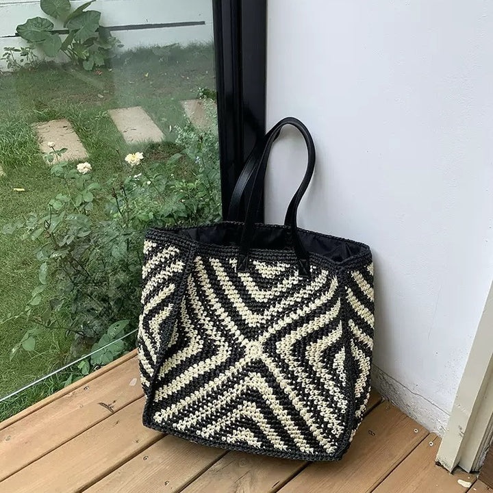 Designer basket bag with graphic pattern Bowlift