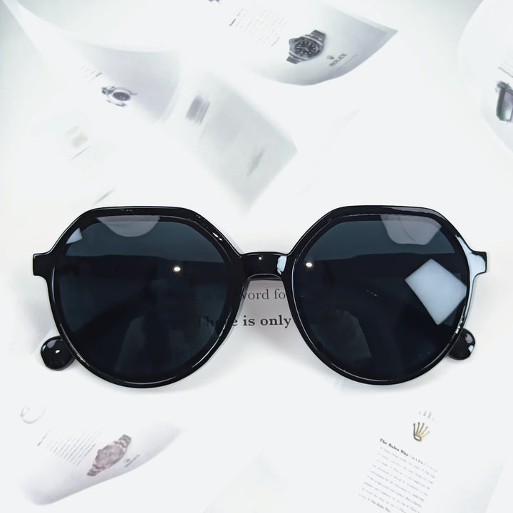 Women’s Geometric Sunglasses with Extravagant Accent Bowlift