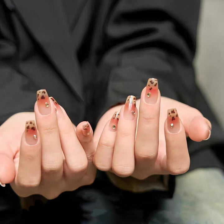 Decorative Press-On Nail Design Bowlift