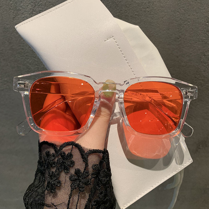 Ladies stylish sunglasses with striking frame Bowlift