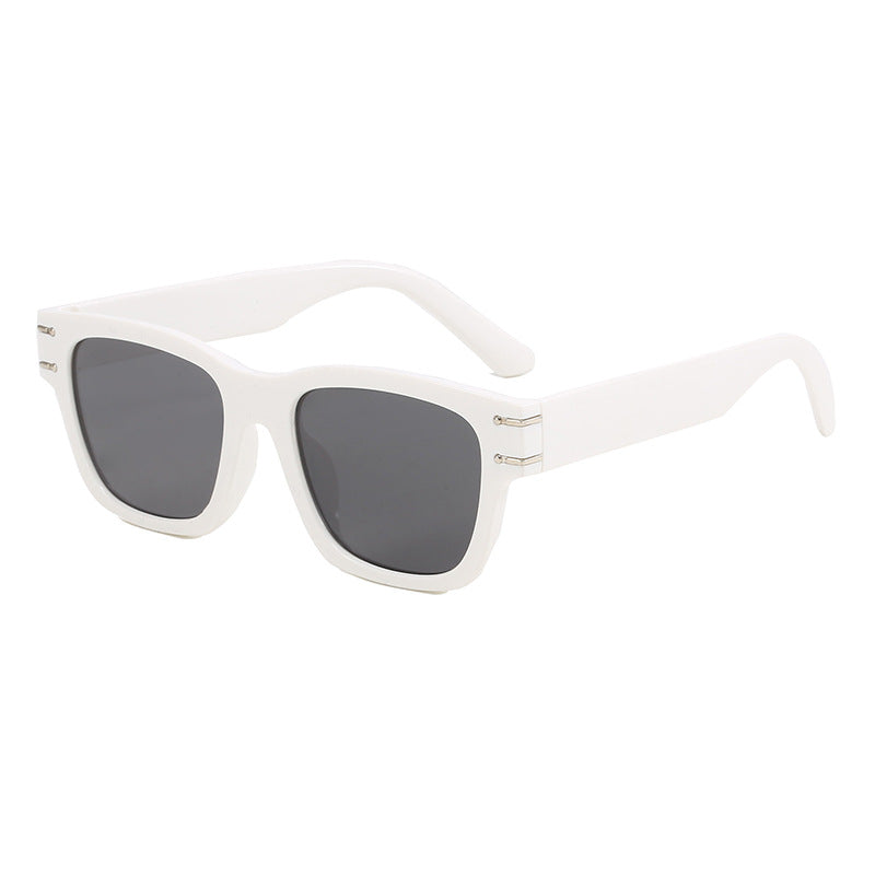 Women's fashionable oversized sunglasses with durable plastic frame Bowlift