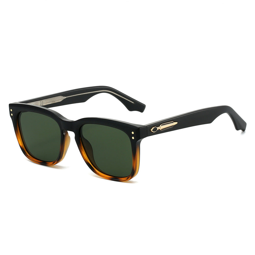 Ladies sunglasses in elegant rectangular design by Bowlift