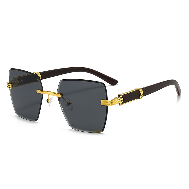 Women's extravagant square sunglasses with golden accents Bowlift