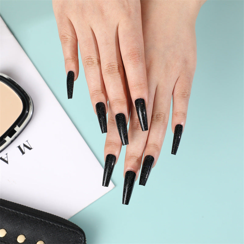 Elegant and glittering artificial nails Bowlift
