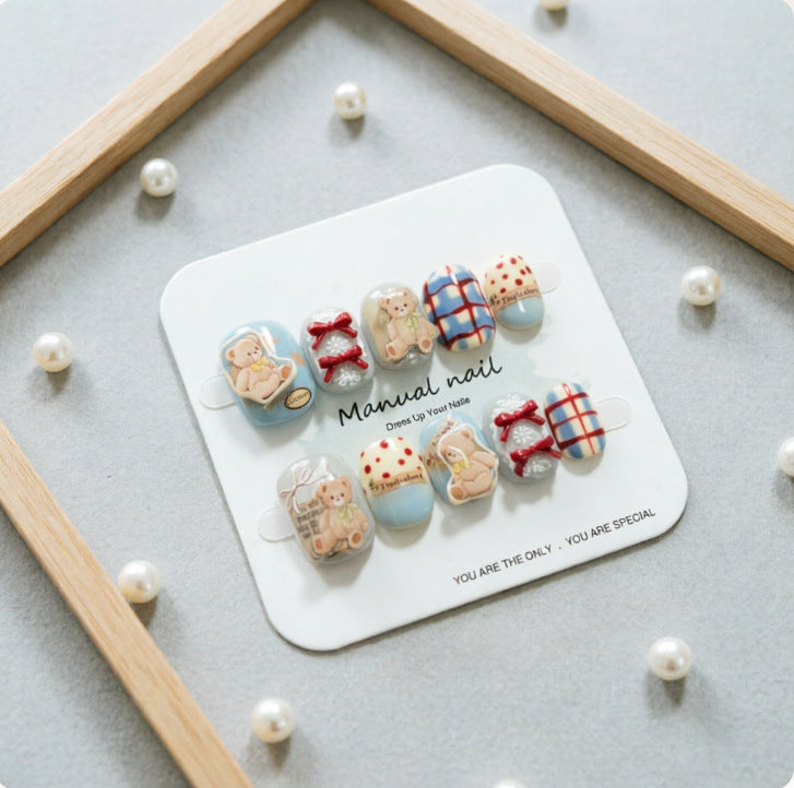 Cute artificial nails with bear motif Bowlift