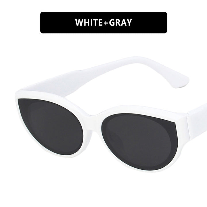 Women Cat-Eye Sunglasses with stylish leopard pattern and UV protection Bowlift