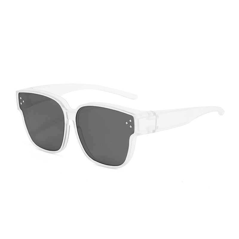 Ladies Fashion Sunglasses in clear lines design with high UV protection Bowlift