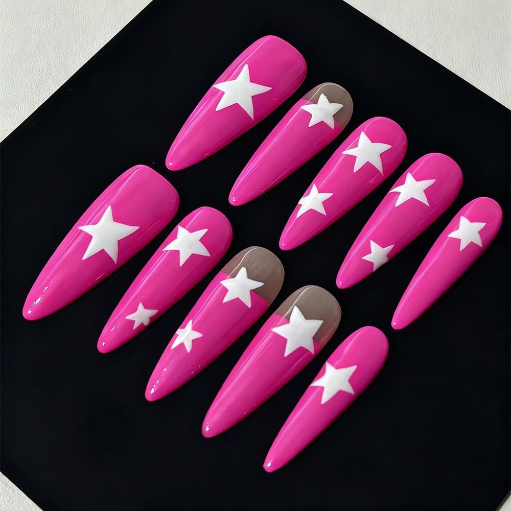 Glamorous Nail Tips Bowlift