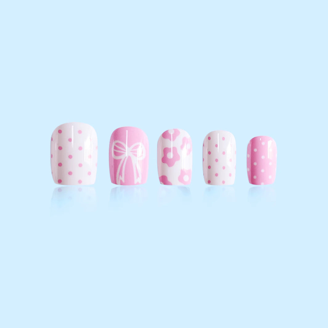 Artfully Designed Press-On Nail Set Bowlift