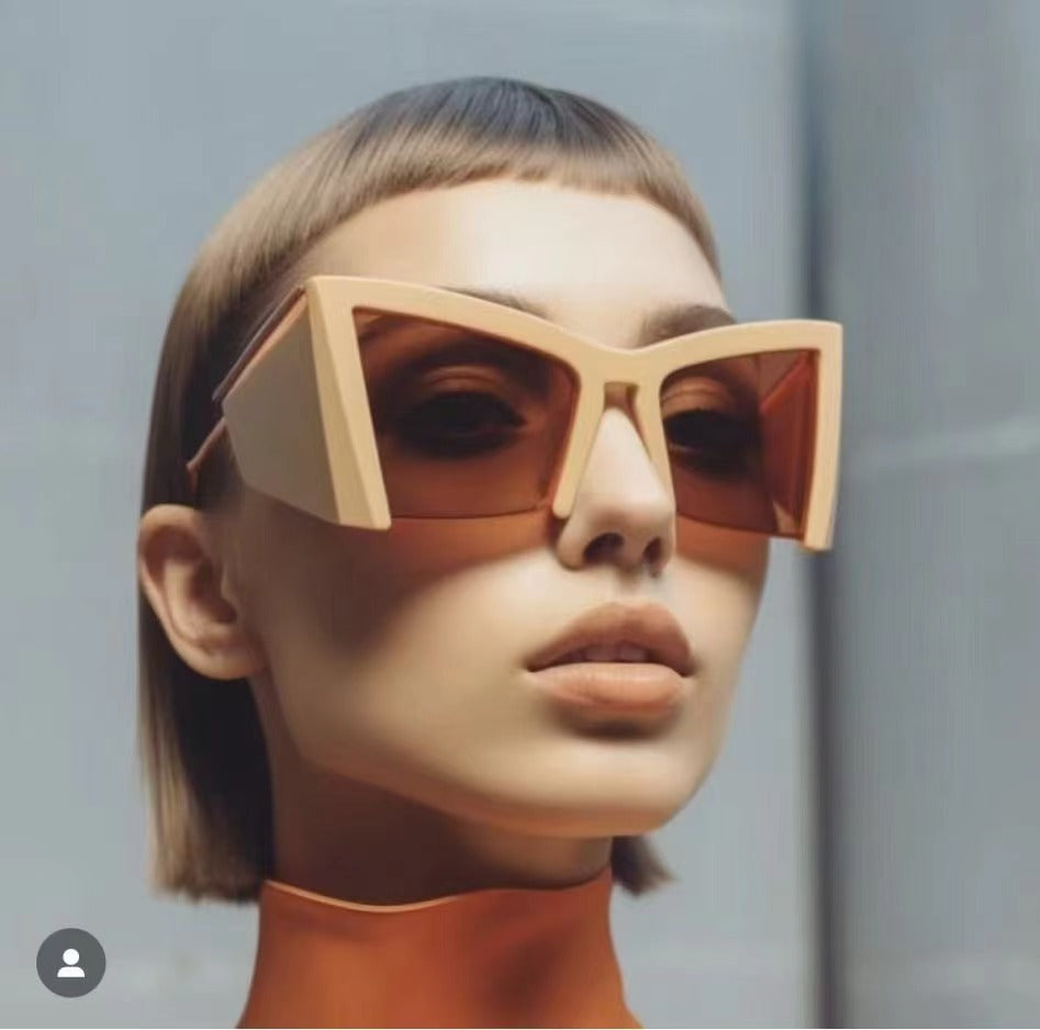 Women's futuristic sunglasses with striking angular frame Bowlift