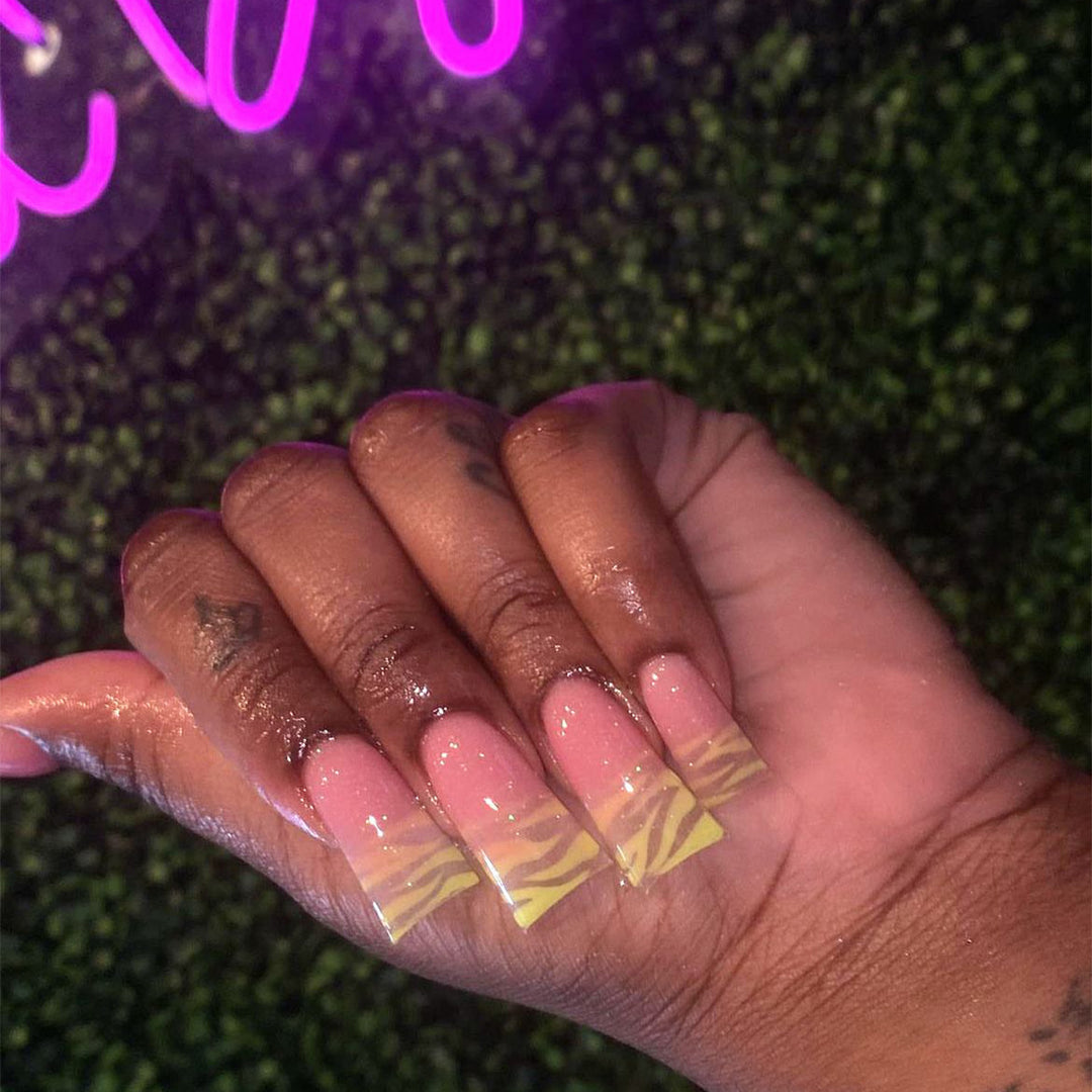 Artificial nail set with creative gradient Bowlift