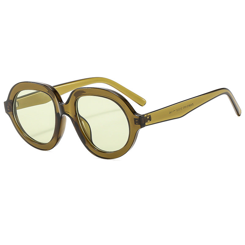 Ladies fashionable sunglasses with wide, oval frame Bowlift