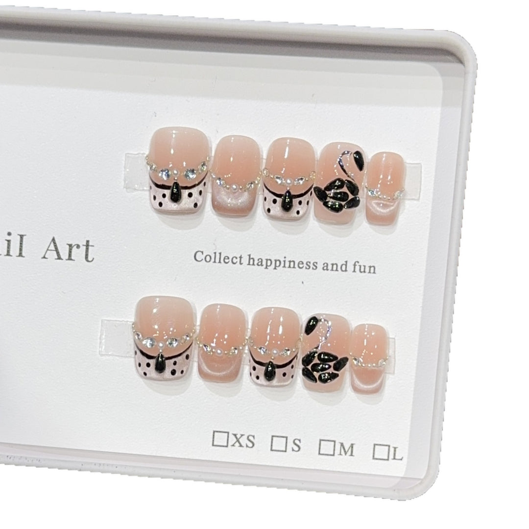 Elegant artificial nails with flower décor and glitter Bowlift