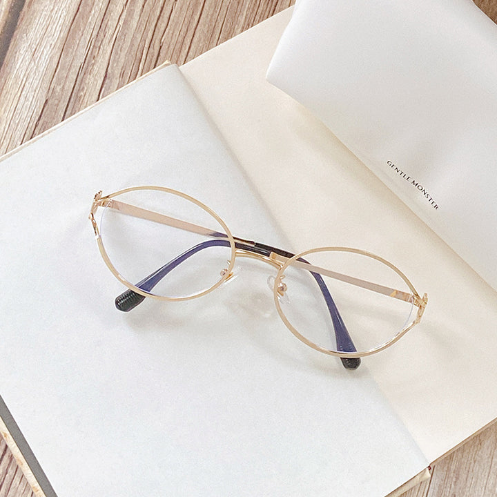 Round Sunglasses with Golden Accents Bowlift