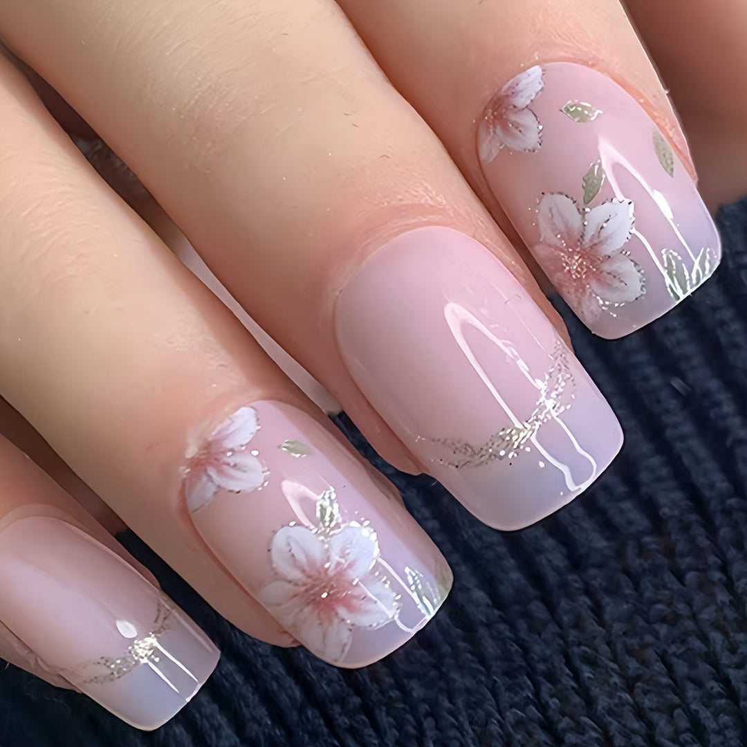 Artificial nails with delicate floral accents Bowlift